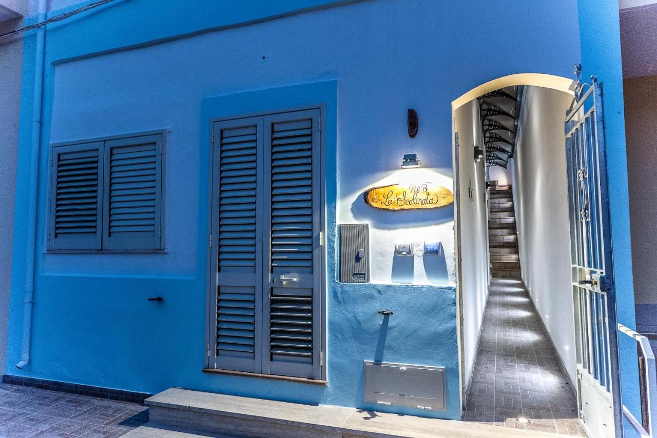 マリーナ・ディ・マンカヴェルサ La Scalinata Bed & Breakfast エクステリア 写真