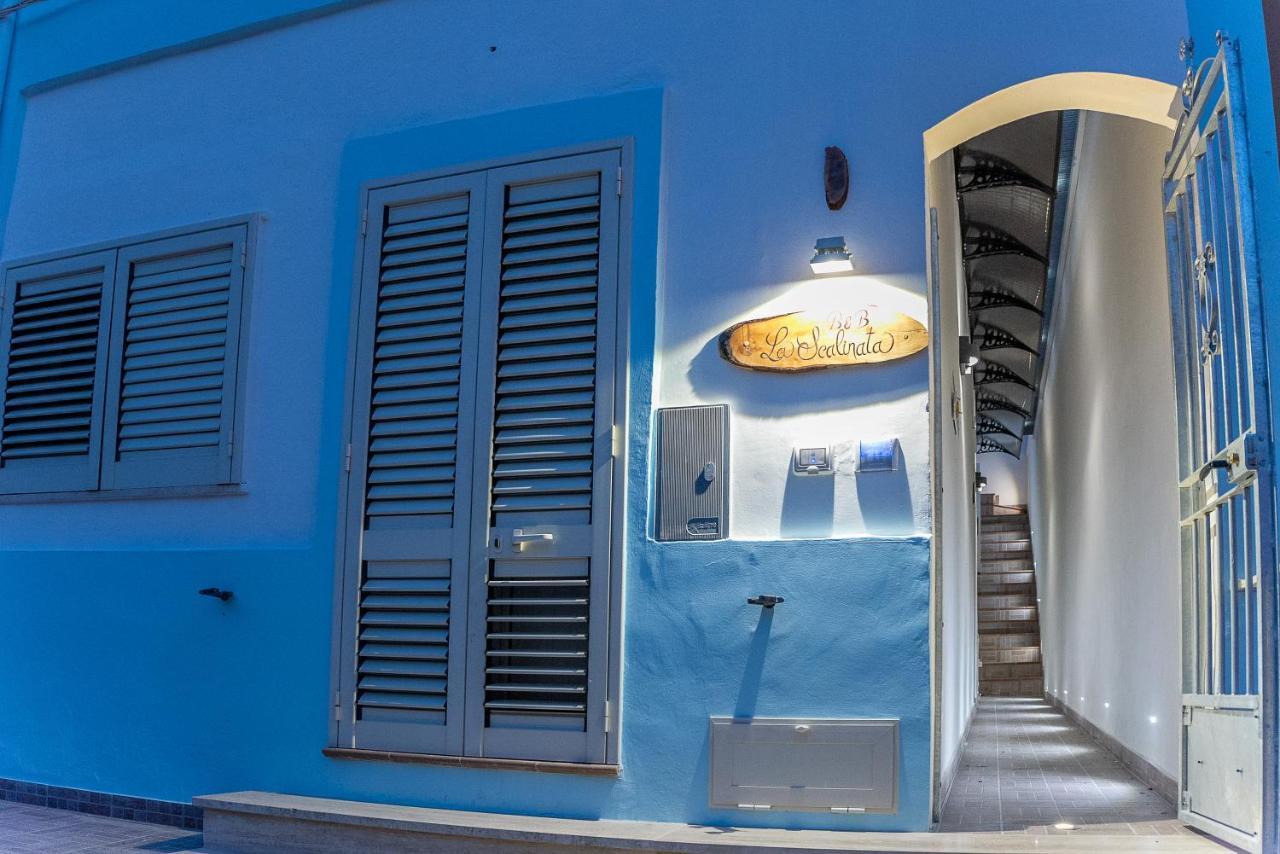 マリーナ・ディ・マンカヴェルサ La Scalinata Bed & Breakfast エクステリア 写真
