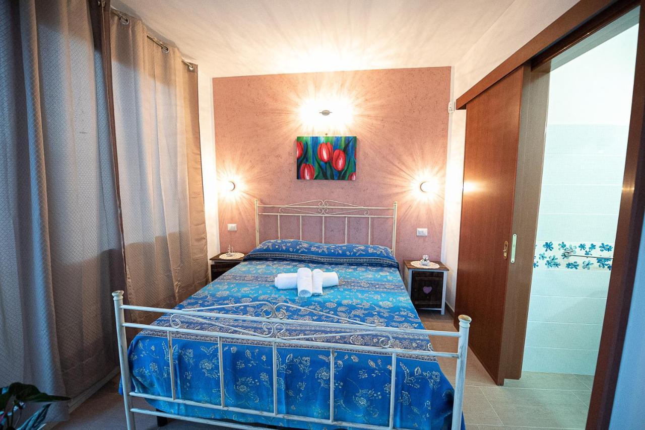 マリーナ・ディ・マンカヴェルサ La Scalinata Bed & Breakfast エクステリア 写真