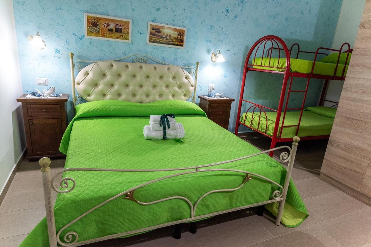 マリーナ・ディ・マンカヴェルサ La Scalinata Bed & Breakfast エクステリア 写真