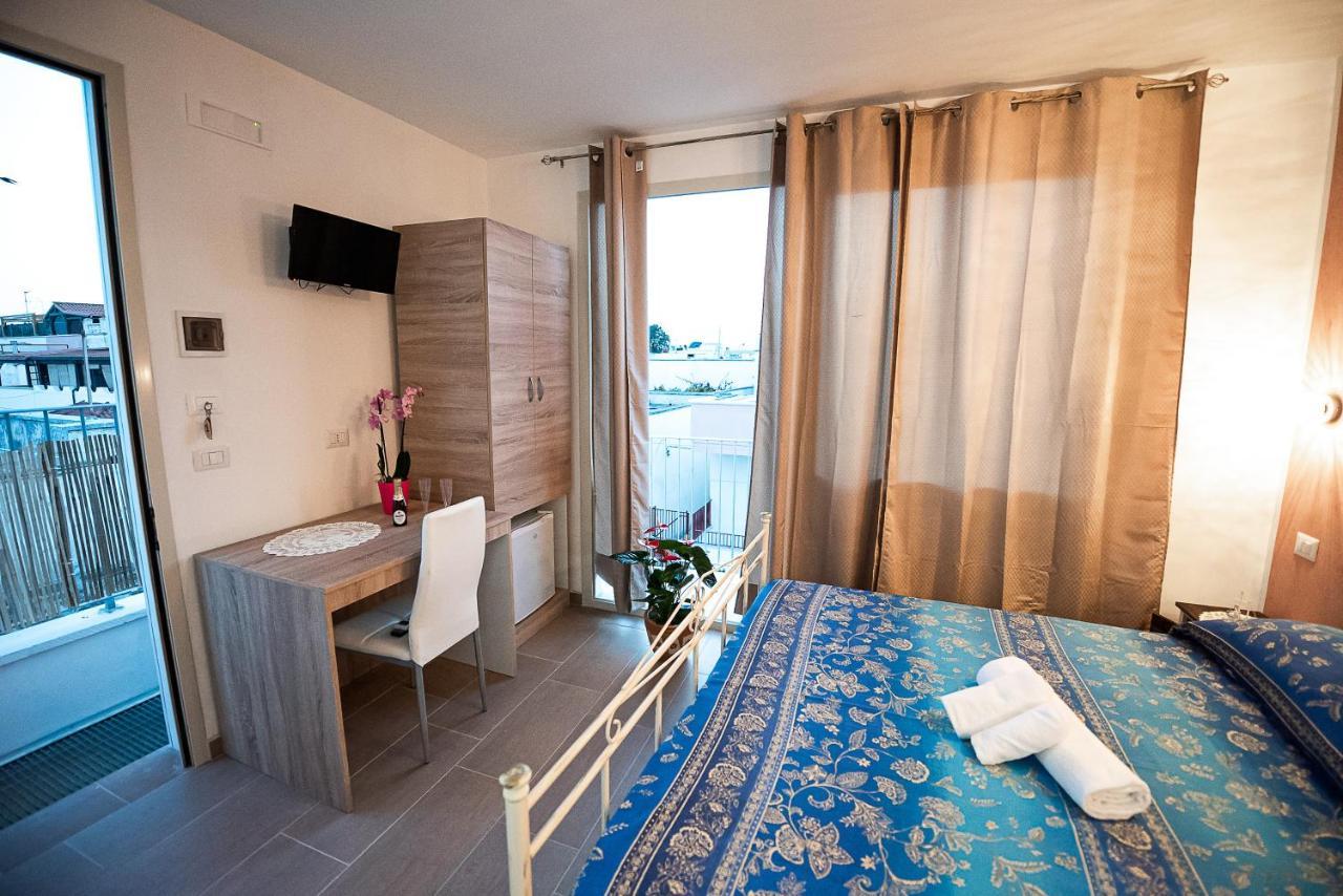 マリーナ・ディ・マンカヴェルサ La Scalinata Bed & Breakfast エクステリア 写真